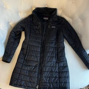 Patagonia Nano Puff Parka. Excellent condition. Size Small. Very warm!